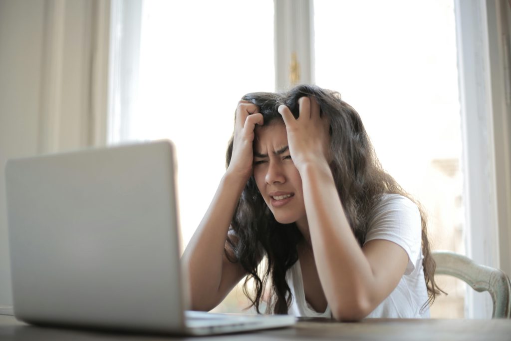 Motivos que te impiden descansar, sientes estrés y ansiedad constante