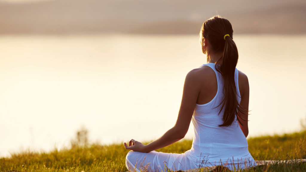 El yoga y meditación generan un impacto positivo en tus niveles de serotonina
